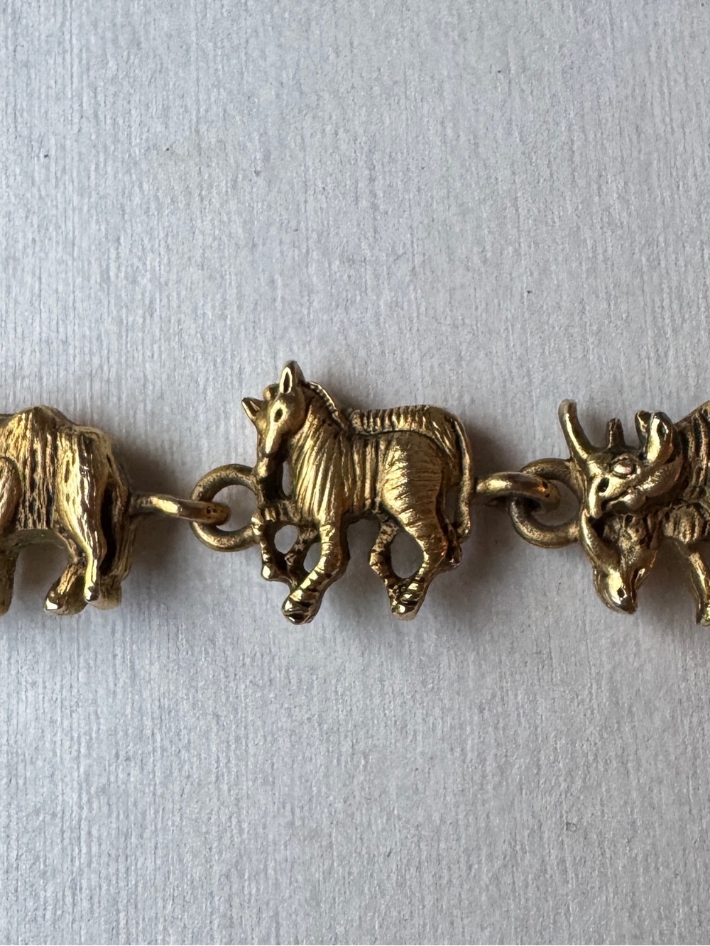 Noah's Arc MOP Ladies Gold Tone Watch Animal Link Band - Picture 8 of 8